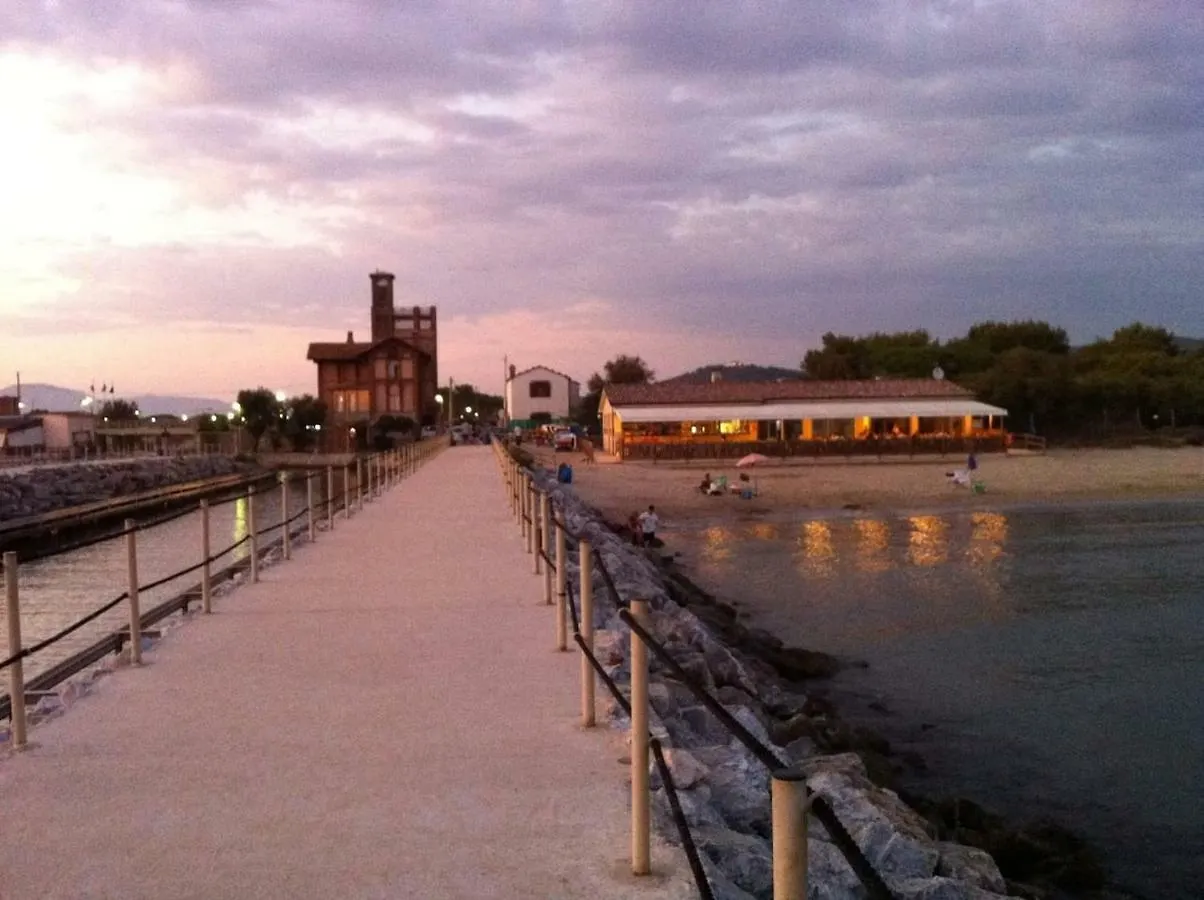 Apartment Appartamento A Pochi Passi Dalla Splendida Spiaggia Del Golfo Di Follonica Riotorto Italy